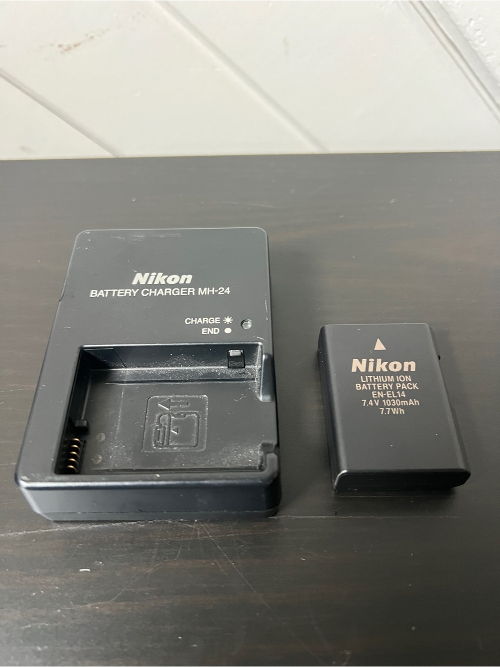 Nikon Black Lithium-Ion Battery EN-EL14 with MH-24 Charger